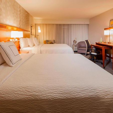 Courtyard By Marriott Madison West / Middleton Hotel Ngoại thất bức ảnh