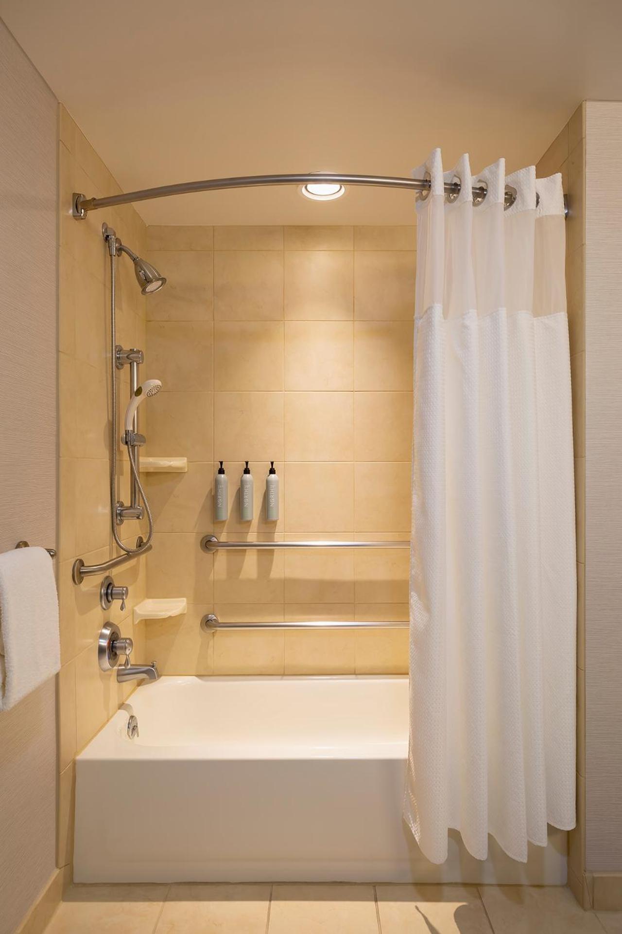 Courtyard By Marriott Madison West / Middleton Hotel Ngoại thất bức ảnh