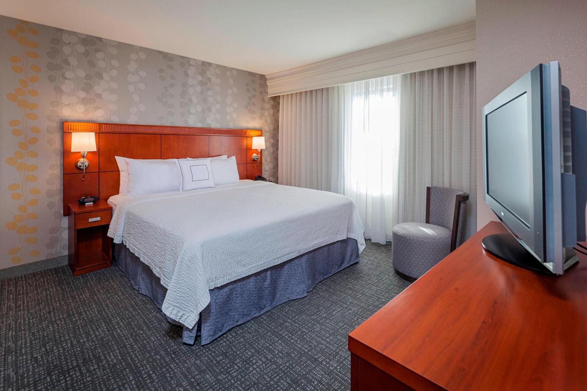 Courtyard By Marriott Madison West / Middleton Hotel Ngoại thất bức ảnh