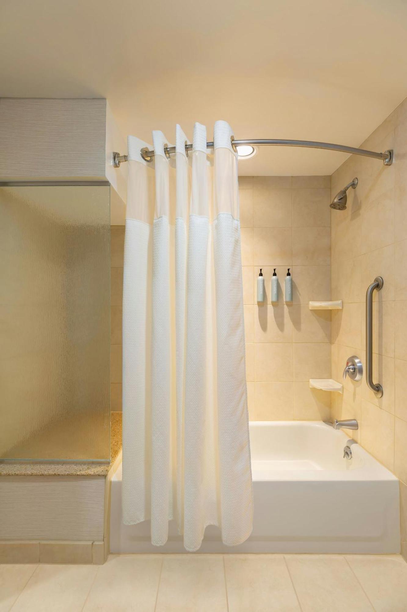 Courtyard By Marriott Madison West / Middleton Hotel Ngoại thất bức ảnh