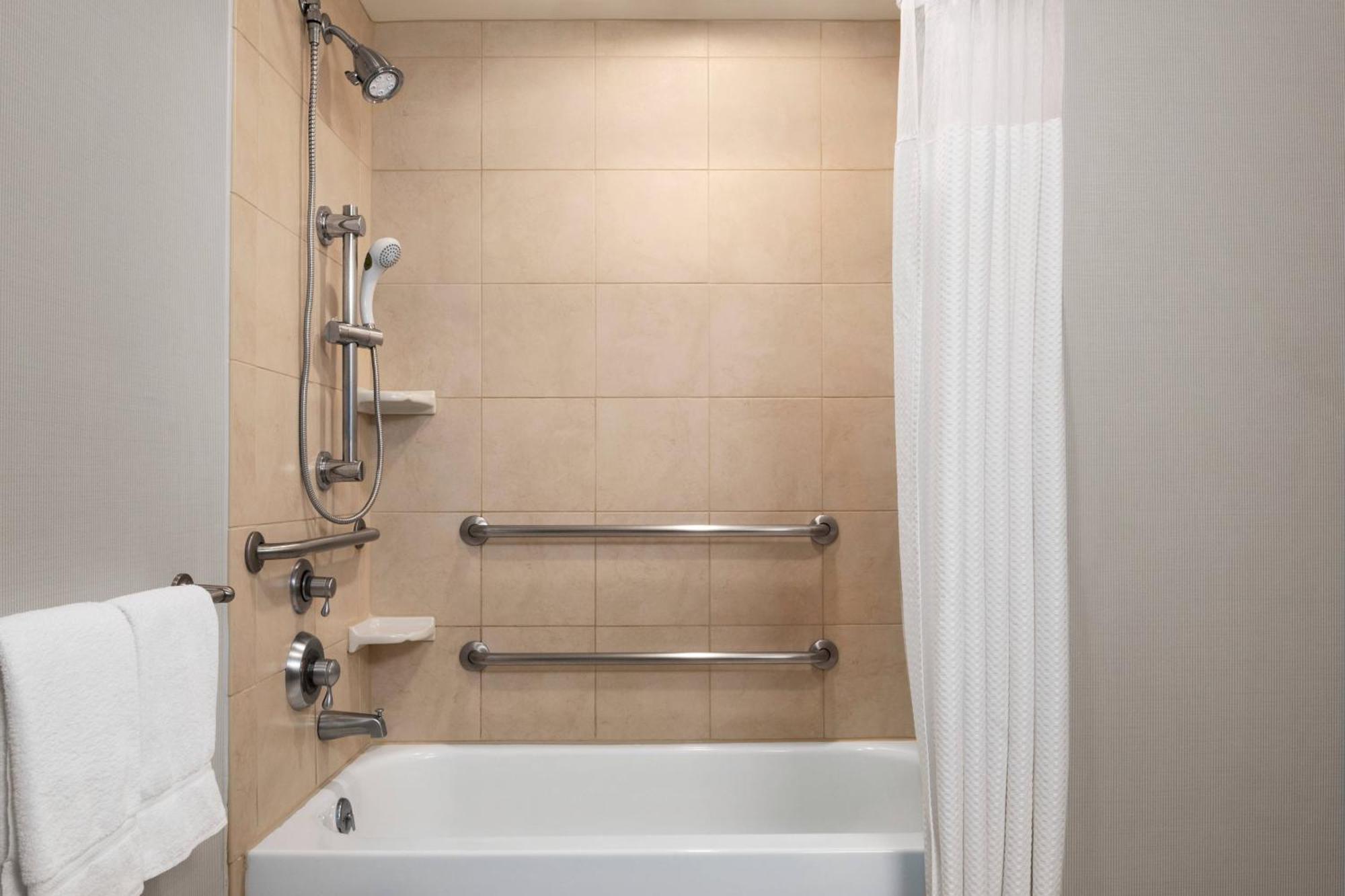 Courtyard By Marriott Madison West / Middleton Hotel Ngoại thất bức ảnh