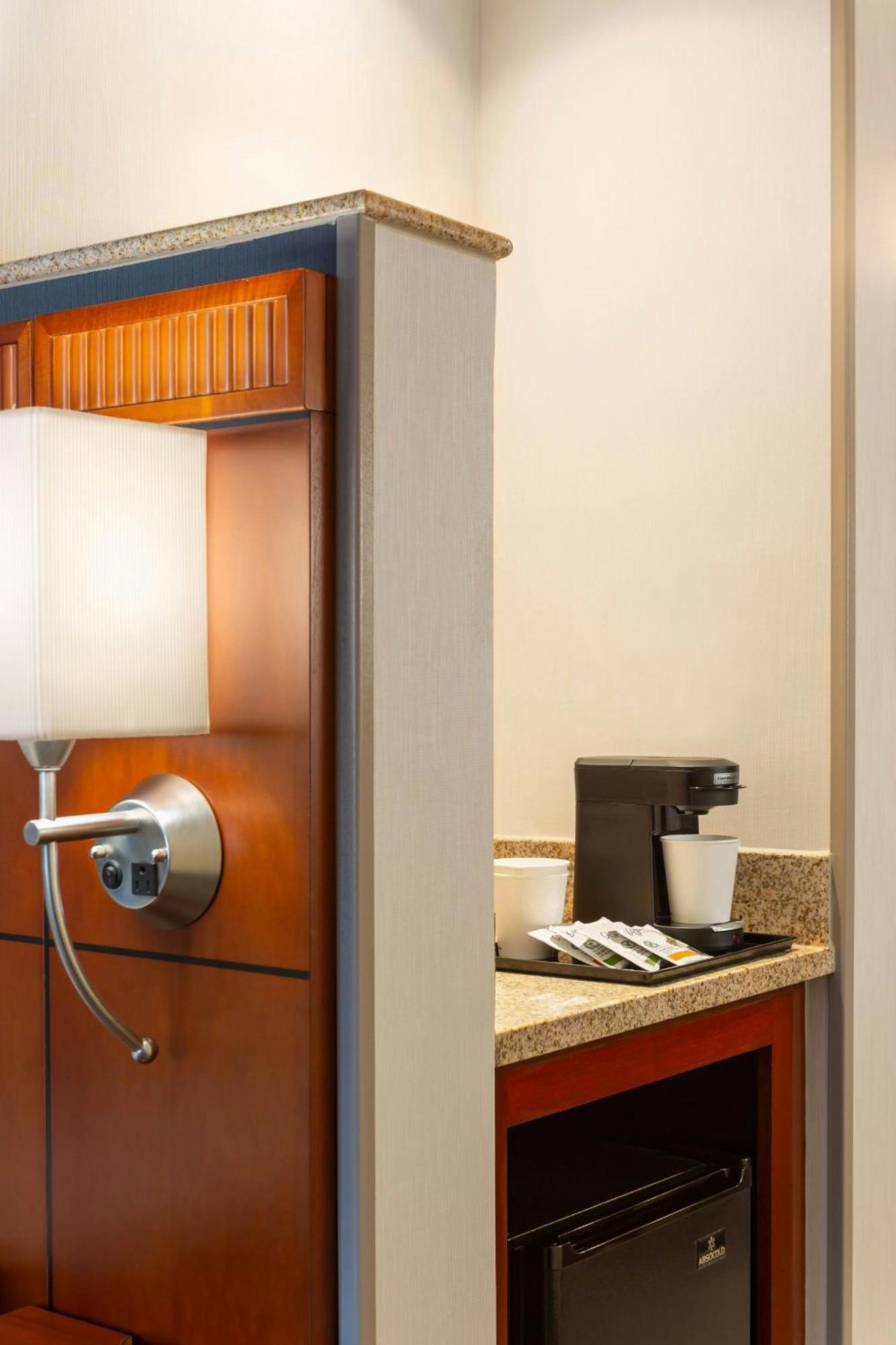 Courtyard By Marriott Madison West / Middleton Hotel Ngoại thất bức ảnh