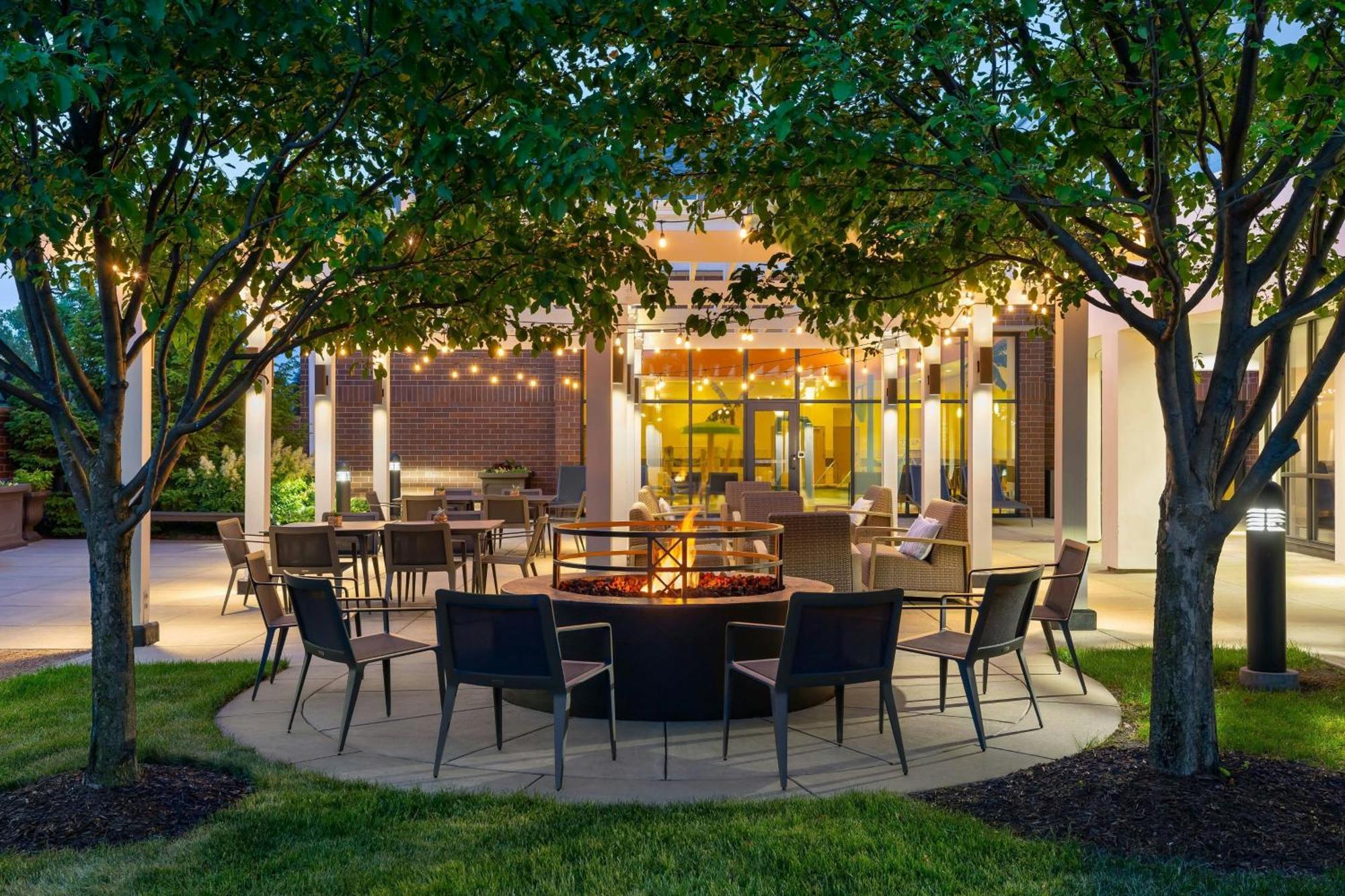 Courtyard By Marriott Madison West / Middleton Hotel Ngoại thất bức ảnh