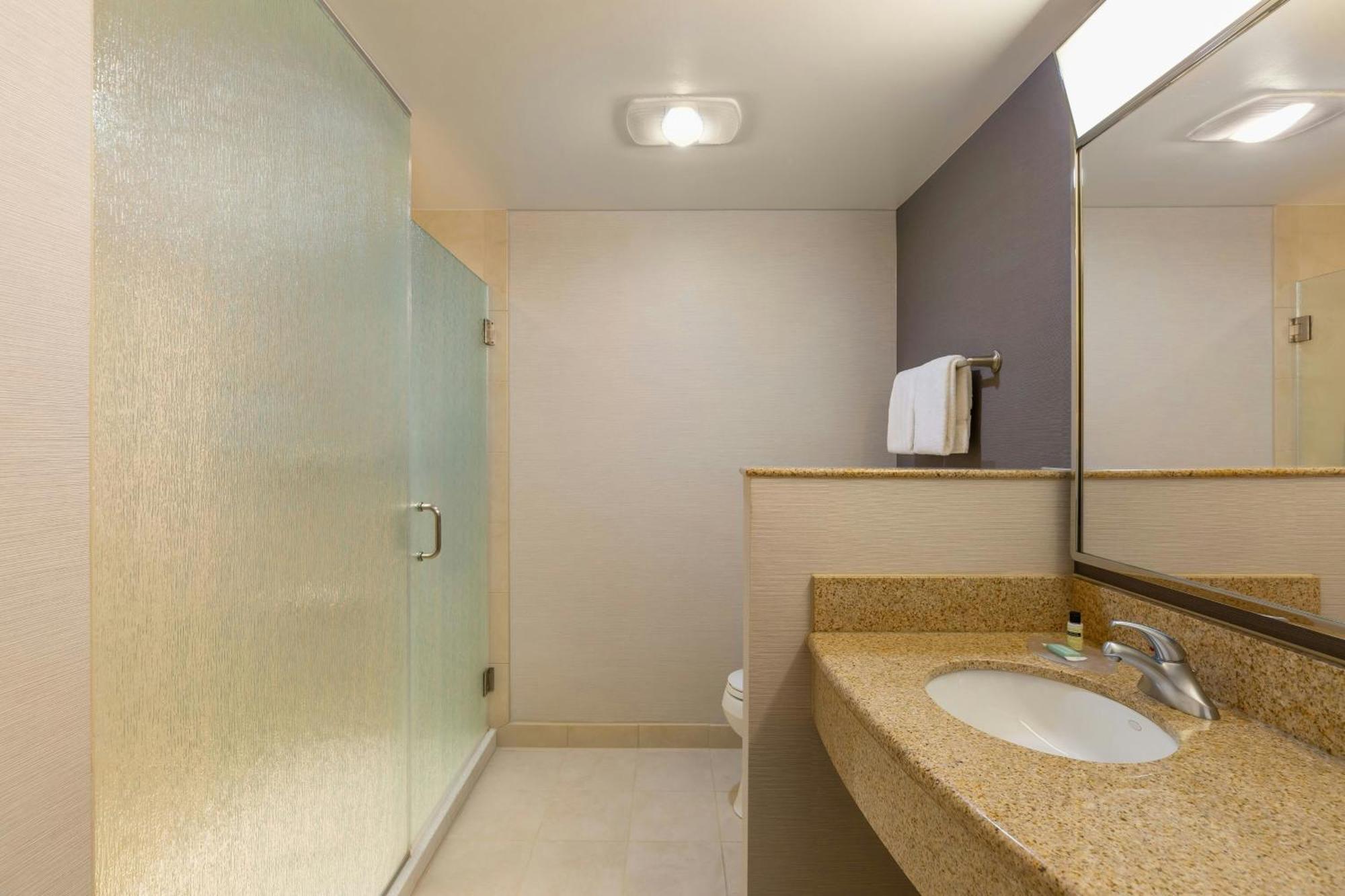 Courtyard By Marriott Madison West / Middleton Hotel Ngoại thất bức ảnh